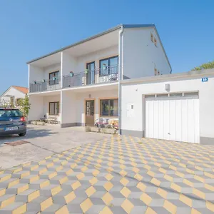 Apartman & Pejo, Jadranovo