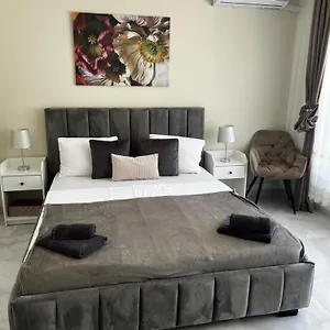 Haus El Milo Ostanak kod kuće
